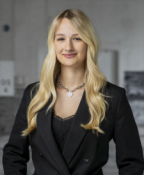 Nina Staub contact avatar