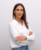 Dina Cekic contact avatar