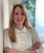 Marina Molnar contact avatar