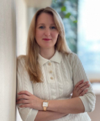 Marina Molnar contact avatar